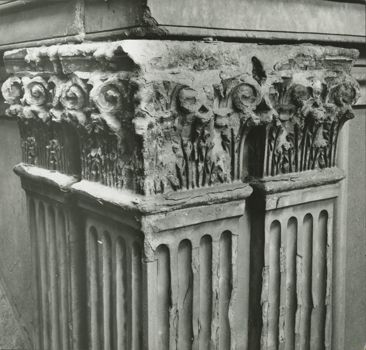 Detail of a capital of a corinthian column in the Pazzi Chapel